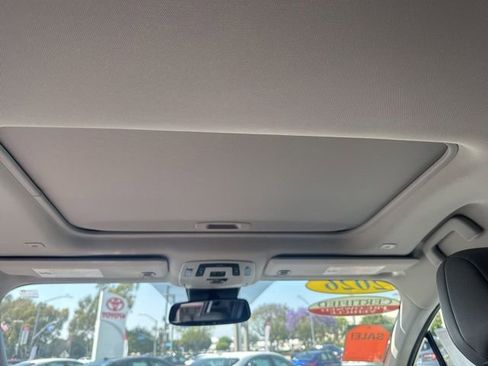 Certified 2026 Toyota Sienna XLE FWD image 27