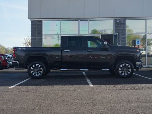 Used 2021 Chevrolet Silverado 2500 LT w/ All Star Edition AWD/4WD image 2