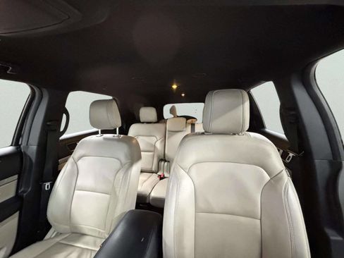 Used 2018 Ford Explorer XLT w/ Equipment Group 202A image 14