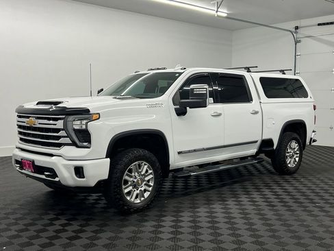 Used 2024 Chevrolet Silverado 3500 High Country w/ High Country Premium Package AWD/4WD image 1