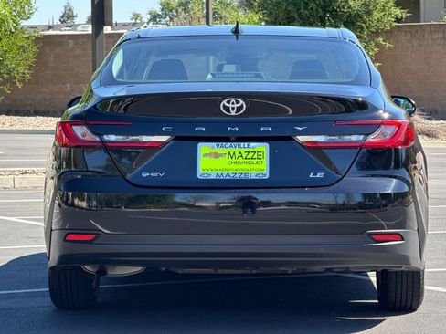 Used 2025 Toyota Camry LE image 12