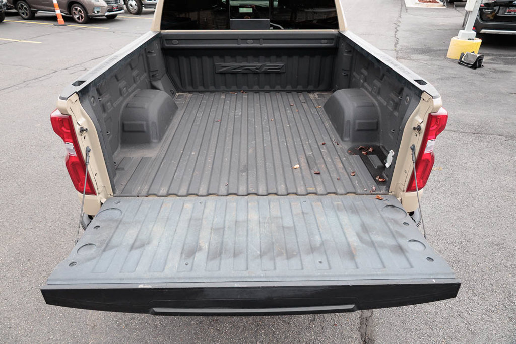 Used 2022 Chevrolet Silverado 1500 ZR2 w/ Technology Package AWD/4WD image 11