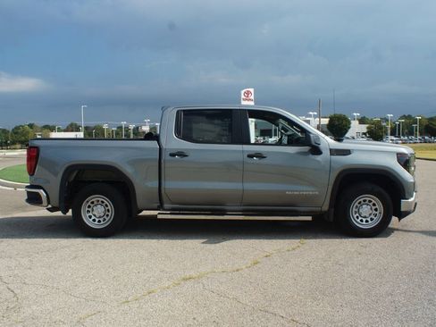 Used 2024 GMC Sierra 1500 Pro w/ Pro Value Package RWD image 18