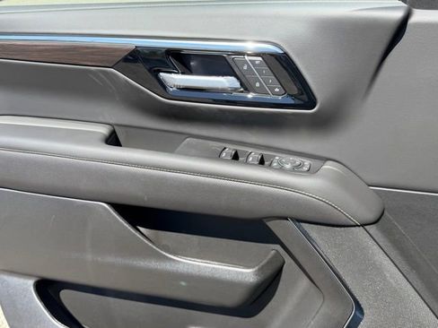 New 2026 Chevrolet Suburban Premier RWD image 11