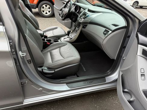 Used 2013 Hyundai Elantra Limited FWD image 11