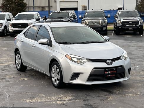 Used 2016 Toyota Corolla LE FWD image 5