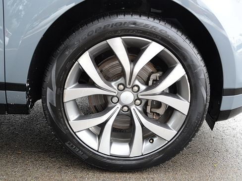 Used 2023 Land Rover Range Rover Evoque R-Dynamic SE image 12