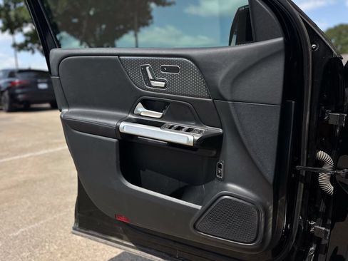 Used 2024 Mercedes-Benz GLB 250 image 22