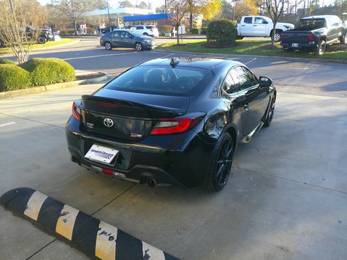 Used 2023 Toyota GR86 Premium image 12