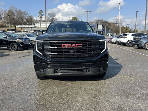 Used 2024 GMC Sierra 1500 Elevation w/ Elevation Premium Package image 8