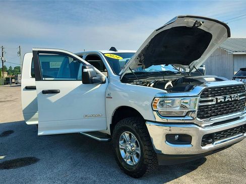 Used 2024 RAM 2500 Big Horn AWD/4WD image 5