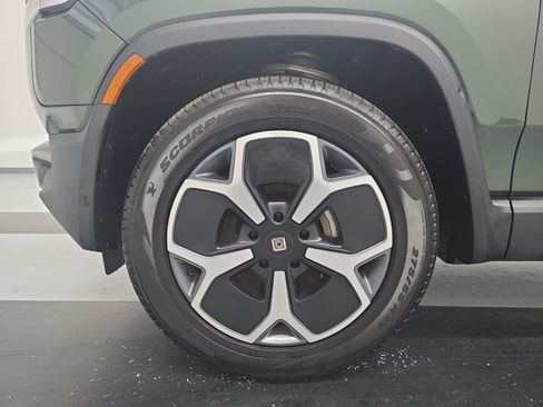 Used 2024 Rivian R1T Adventure AWD/4WD image 9