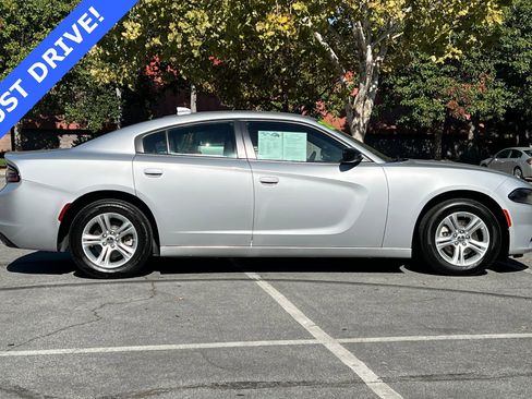 Used 2023 Dodge Charger SXT image 3