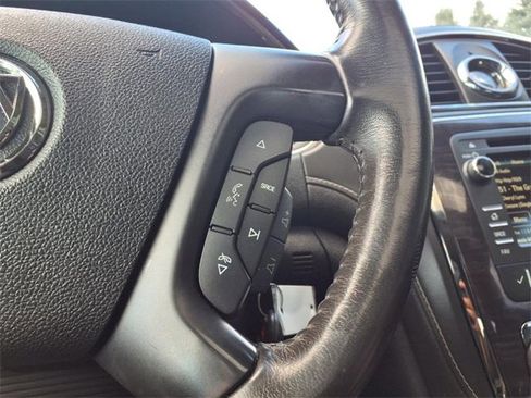 Used 2017 Buick Enclave Leather image 16