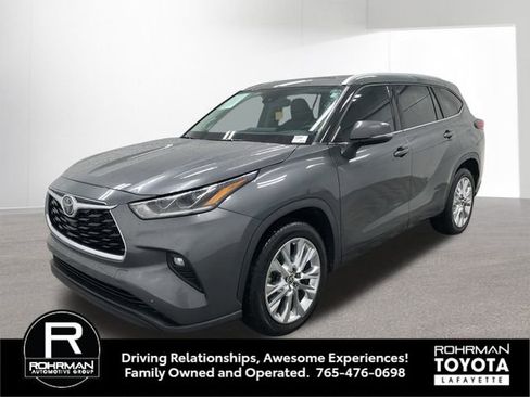 Used 2023 Toyota Highlander Limited image 1