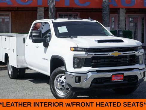 Used 2025 Chevrolet Silverado 3500 LT w/ Convenience Package AWD/4WD image 2