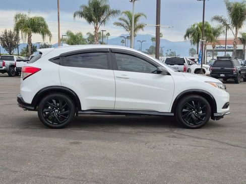 Used 2021 Honda HR-V Sport image 4