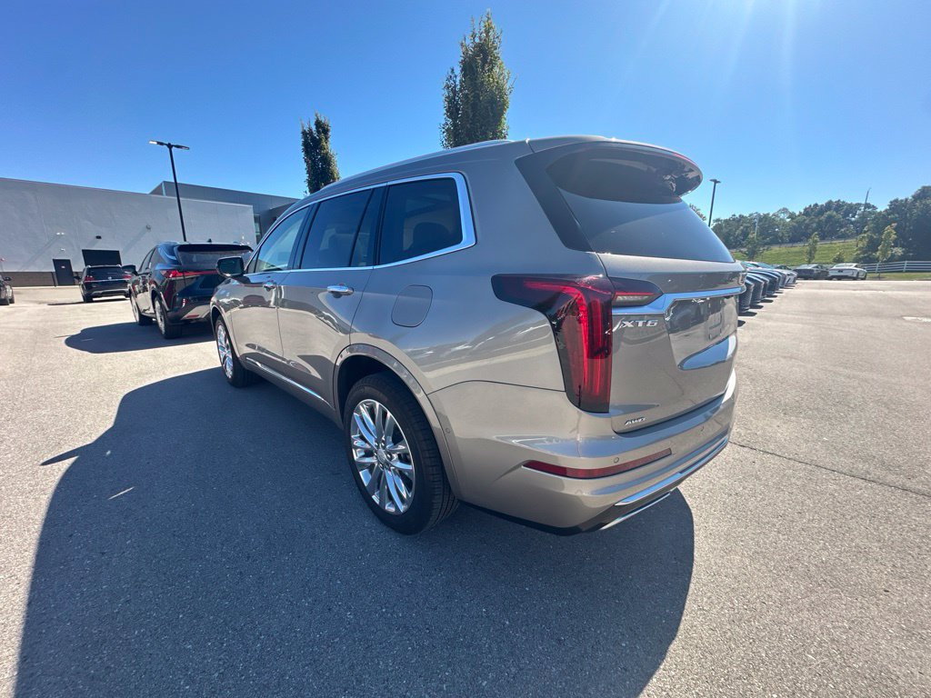 Used 2023 Cadillac XT6 Premium Luxury w/ Technology Package AWD/4WD image 5