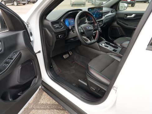 Used 2023 Ford Escape ST-Line w/ Tech Pack #1 AWD/4WD image 15
