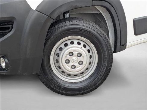 Used 2024 RAM ProMaster 2500 w/ Convenience Group image 20