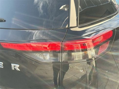 Used 2024 Nissan Pathfinder Platinum w/ Cargo Package image 26