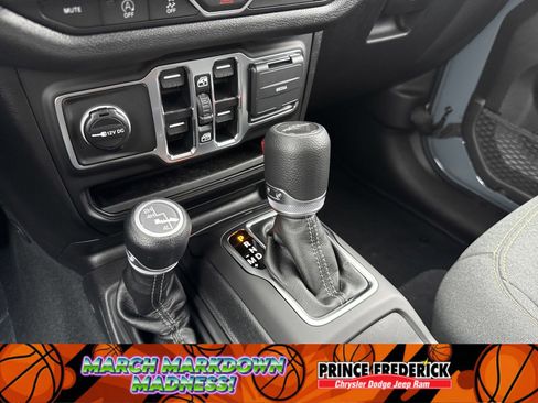 New 2025 Jeep Gladiator Sport image 20