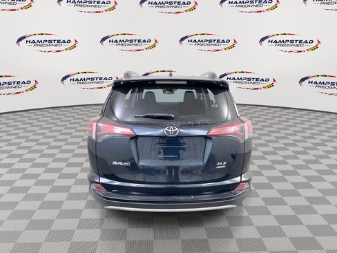 Used 2017 Toyota RAV4 XLE AWD/4WD image 7