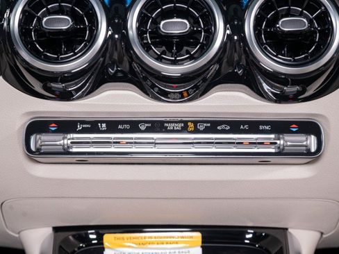 New 2026 Mercedes-Benz GLB 250 4MATIC image 18