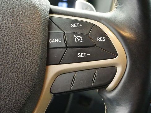 Used 2017 Jeep Grand Cherokee Limited w/ Trailer Tow Group IV image 38