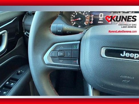 Used 2025 Jeep Compass Trailhawk image 45