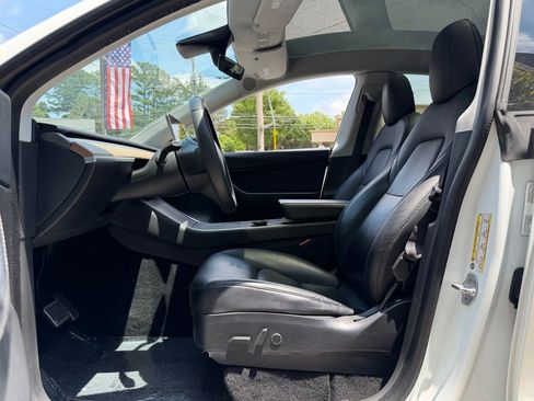 Used 2021 Tesla Model Y Long Range AWD/4WD image 25