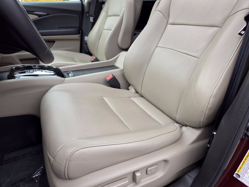 Certified 2018 Honda Pilot Touring image 35