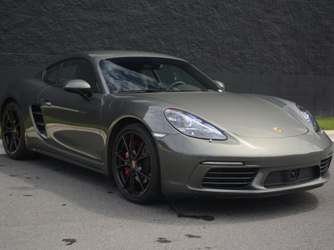 Certified 2024 Porsche 718 Cayman S RWD image 9