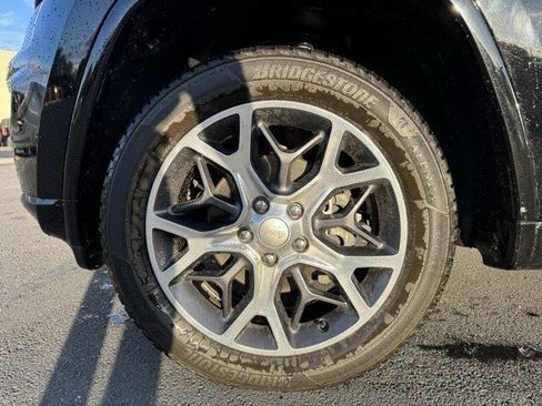 Used 2019 Jeep Grand Cherokee Overland image 26