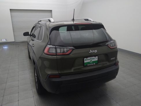 Used 2019 Jeep Cherokee Latitude Plus w/ Comfort/Convenience Group FWD image 6