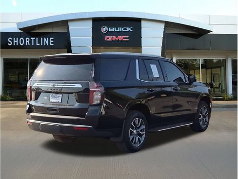 Used 2022 Chevrolet Tahoe LT w/ LT Signature Plus Package AWD/4WD image 3