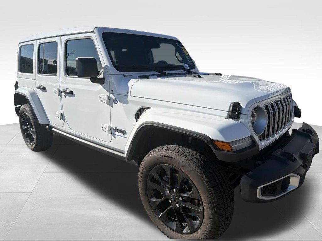 Used 2025 Jeep Wrangler Unlimited Sahara w/ Safety Group AWD/4WD image 18