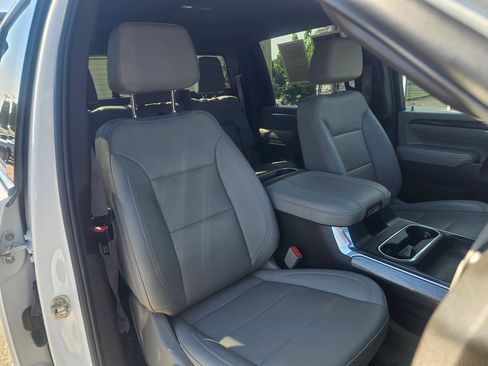 Used 2024 Chevrolet Silverado 2500 LTZ w/ LTZ Convenience Package AWD/4WD image 8