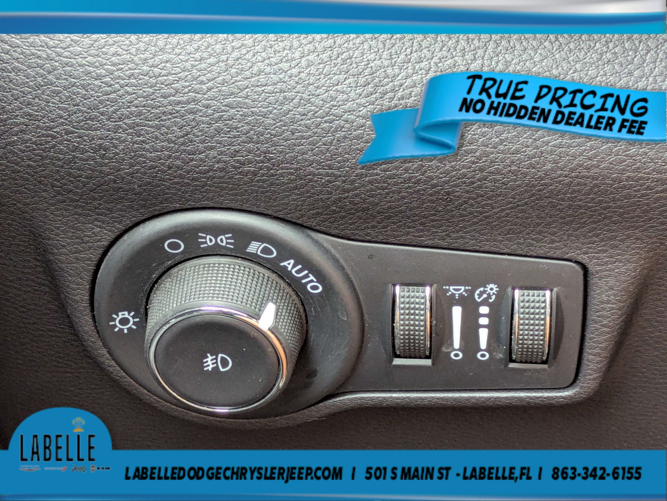 Used 2025 Jeep Compass Trailhawk w/ Trailhawk Elite Group AWD/4WD image 27