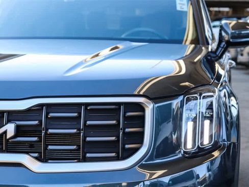 Used 2023 Kia Telluride SX Prestige image 4