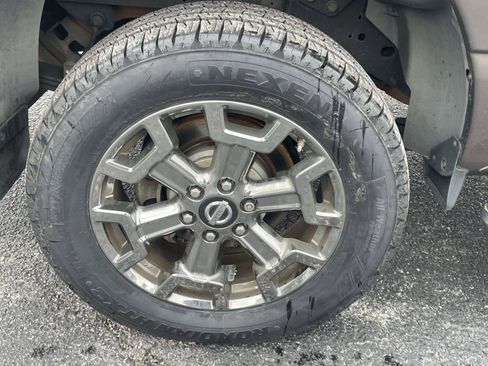 Used 2017 Nissan Titan SL w/ Chrome Package image 3