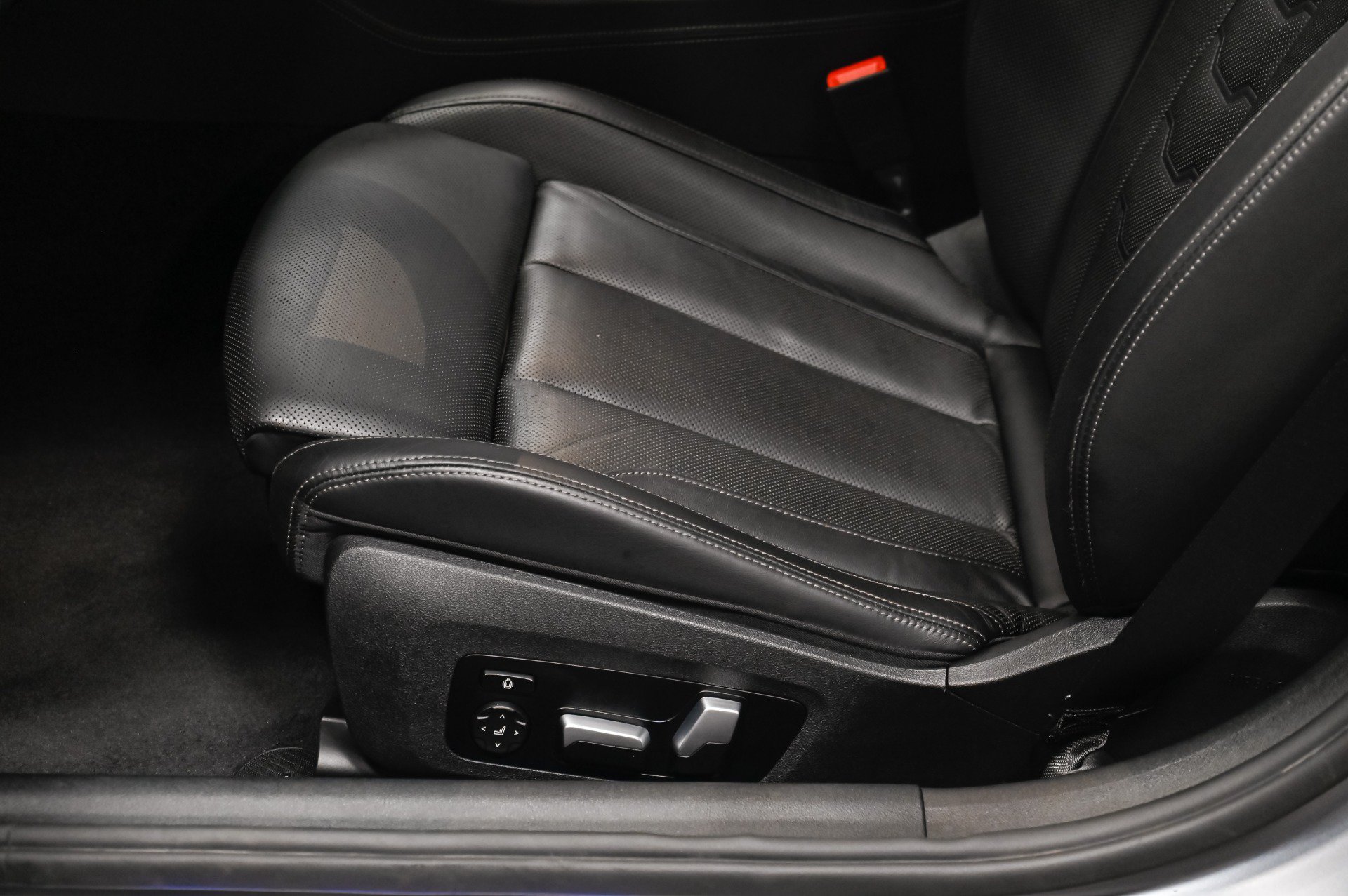 Used 2022 BMW ALPINA B8 xDrive Gran Coupe AWD/4WD image 30