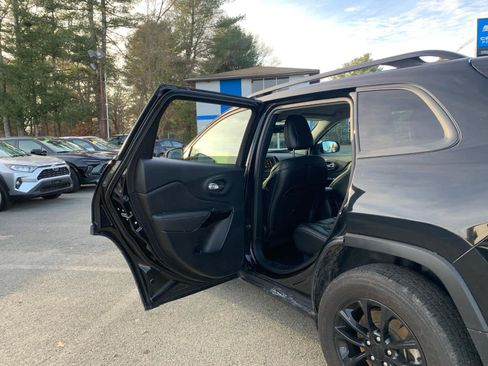 Used 2023 Jeep Cherokee Altitude Lux image 31