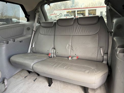 Used 2009 Toyota Sienna XLE FWD image 17