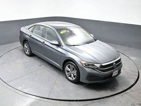 Used 2024 Volkswagen Jetta SE image 44