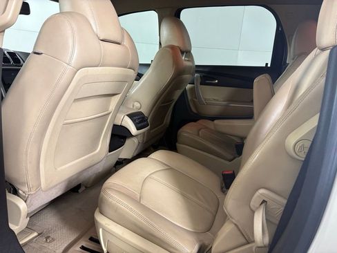 Used 2011 GMC Acadia SLT image 34