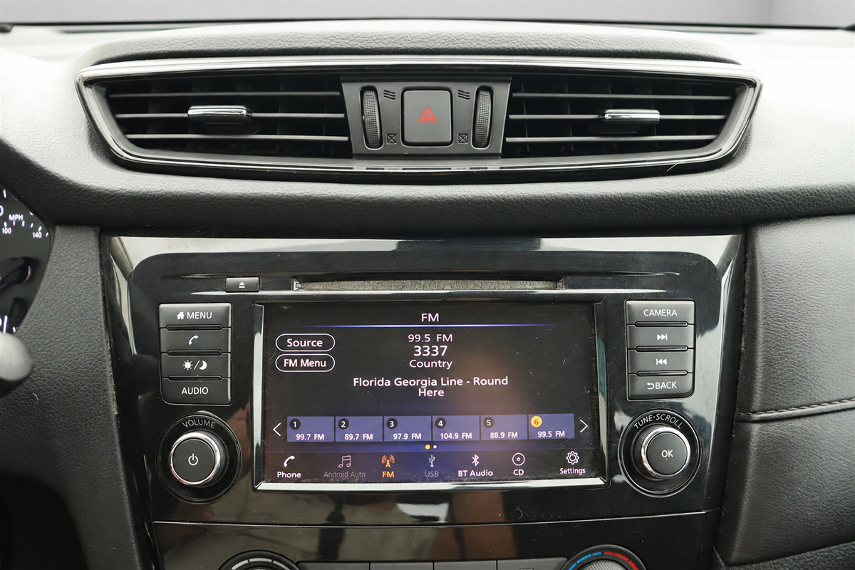 Used 2020 Nissan Rogue S FWD image 34