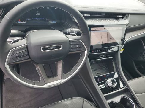 New 2026 Jeep Grand Cherokee Limited AWD/4WD image 19