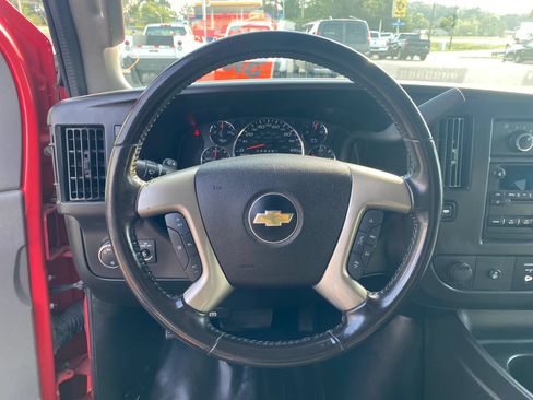Used 2017 Chevrolet Express 3500 LS RWD image 10