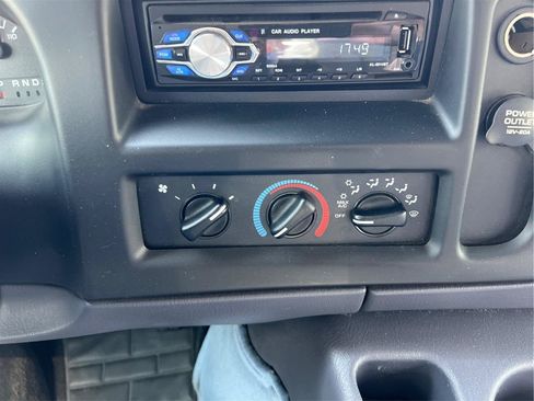 Used 2000 Dodge B3500 RWD image 28
